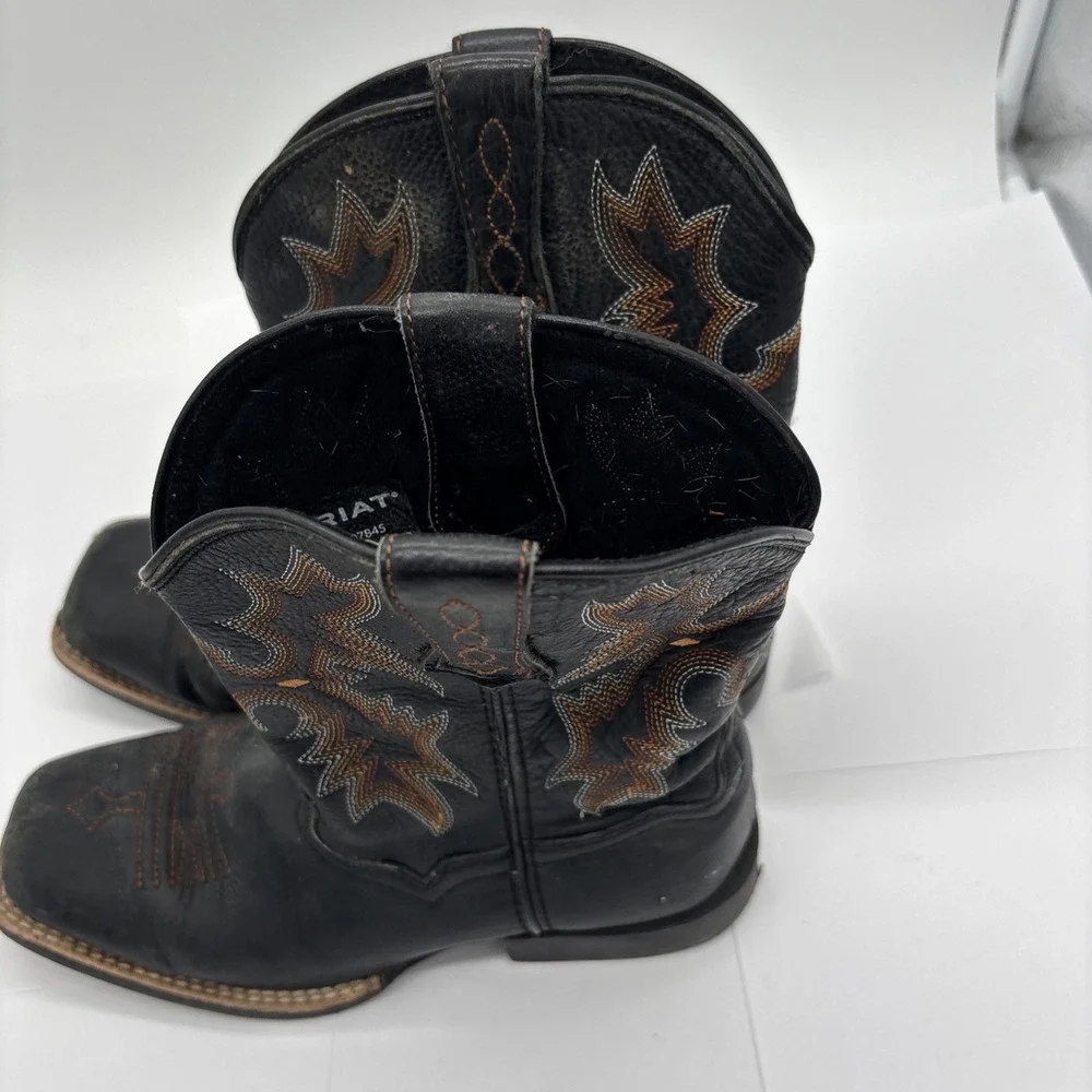 Ariat Youth Western Square Toe Cowboy Boots Size 2.5 Black With Brown Designs